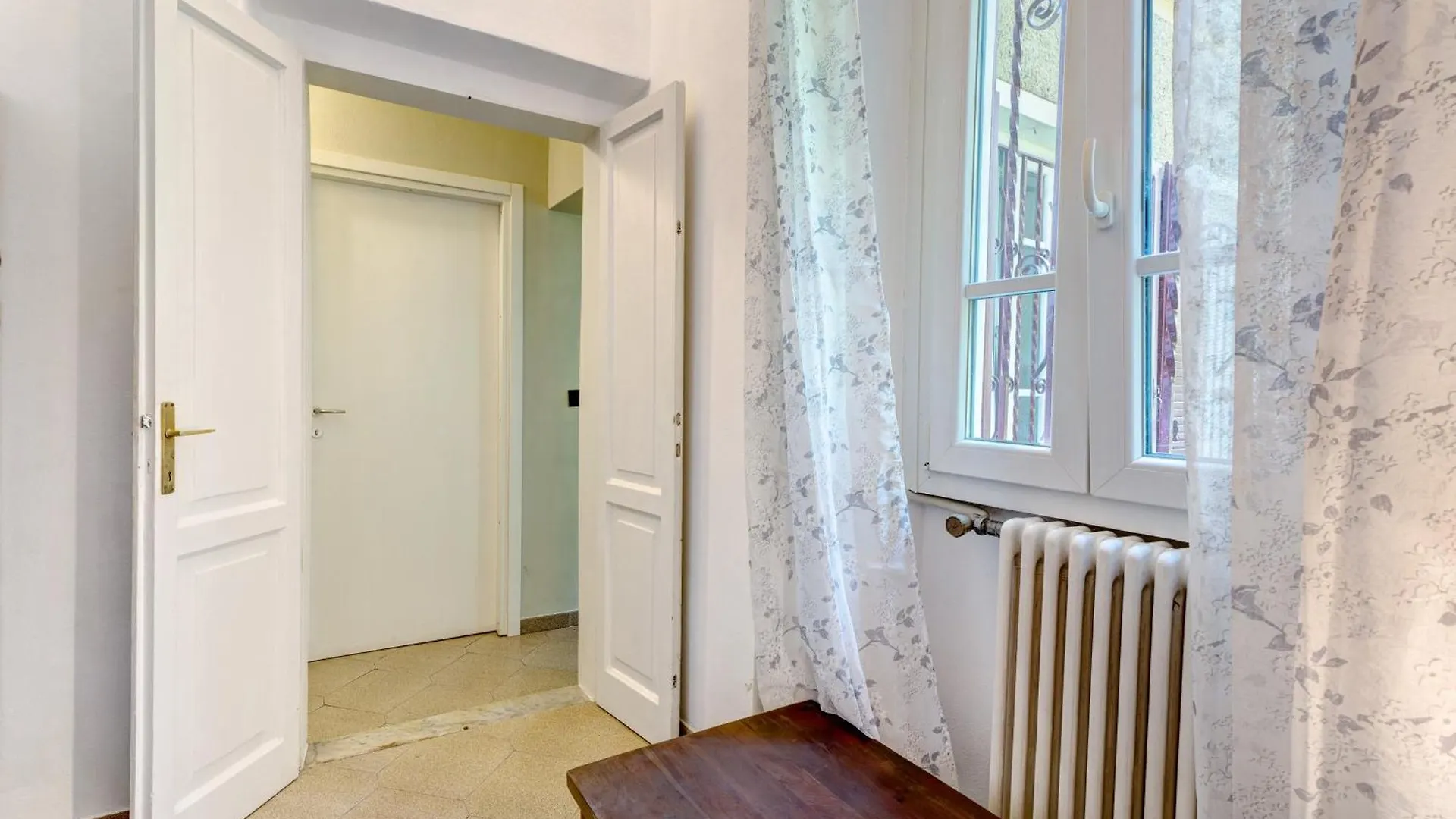 Suite Con Camino E Terrazza Varese Apartment