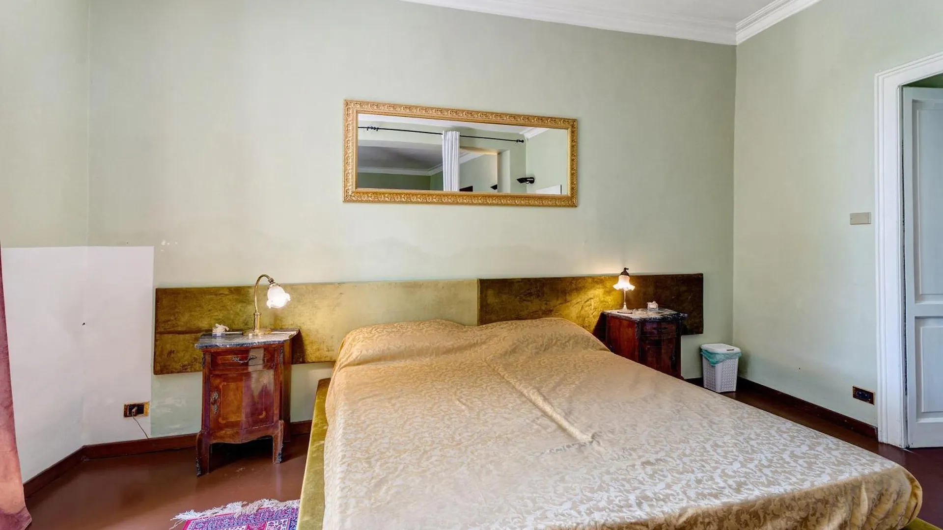Suite Con Camino E Terrazza Varese Apartment